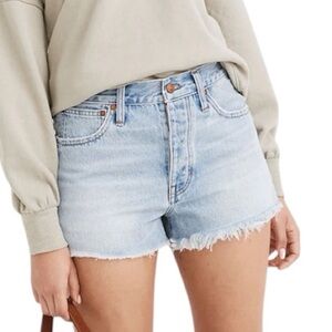 Madewell Relaxed Denim Shorts Frayed Light Wash High Rise Distressed — Size 30